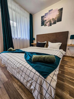 Klepalski- Forest View Studio and 1BD Apartment